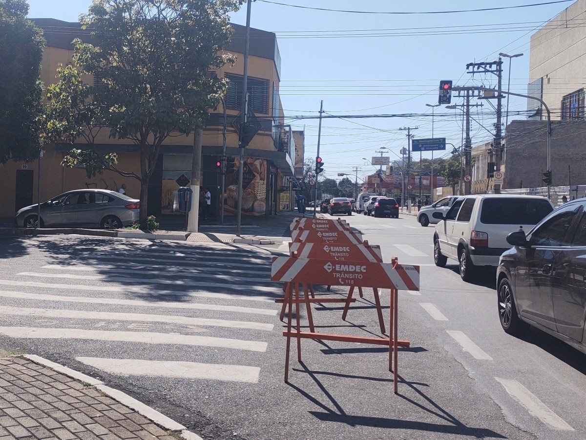 A Camargo Pimentel também ficará fechada no trecho entre a rua Dom Pedro I e a avenida Brasil