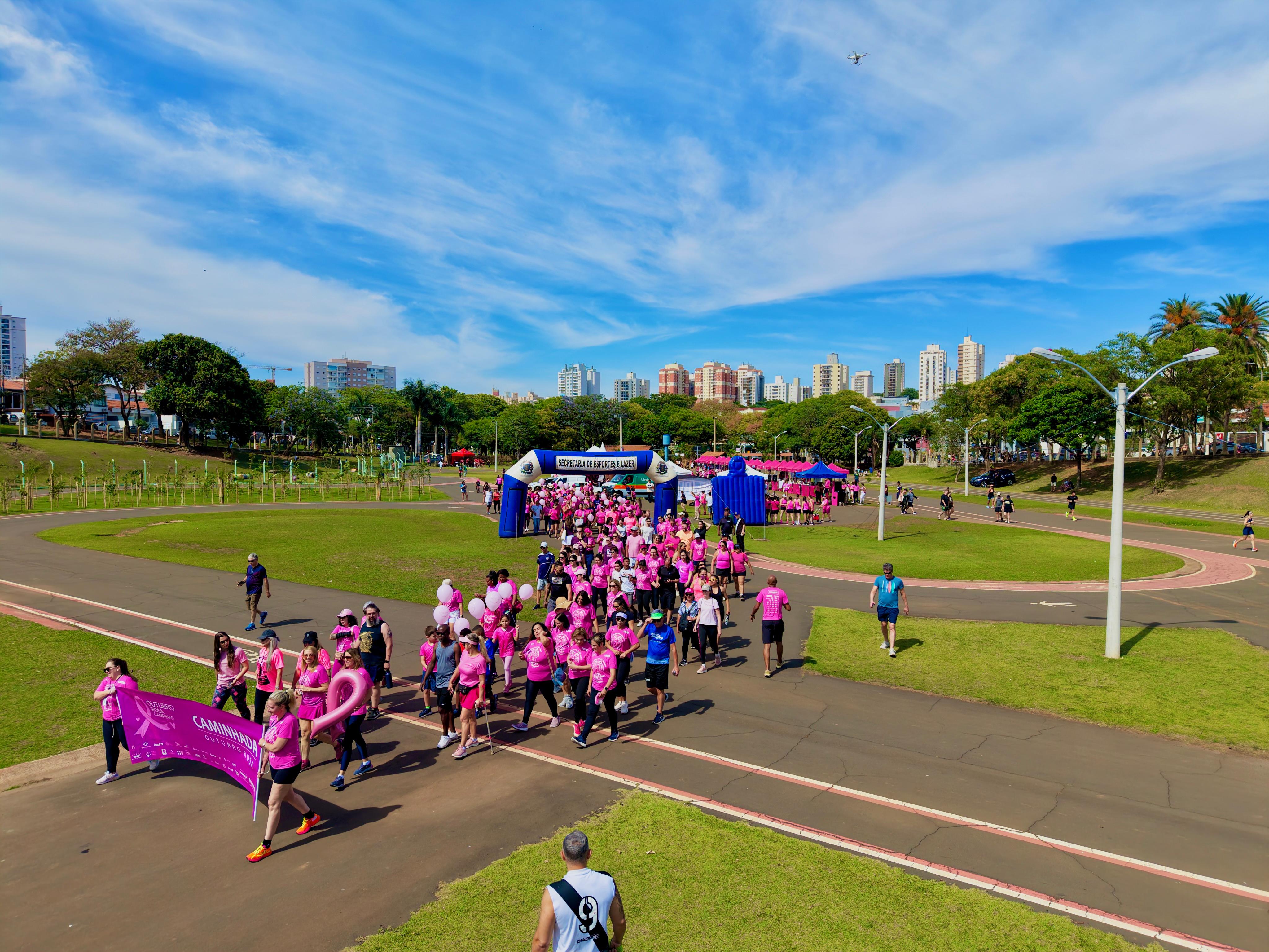 Firmino Piton Caminhada reuniu 1,8 mil pessoas em prol da saúde da mulher