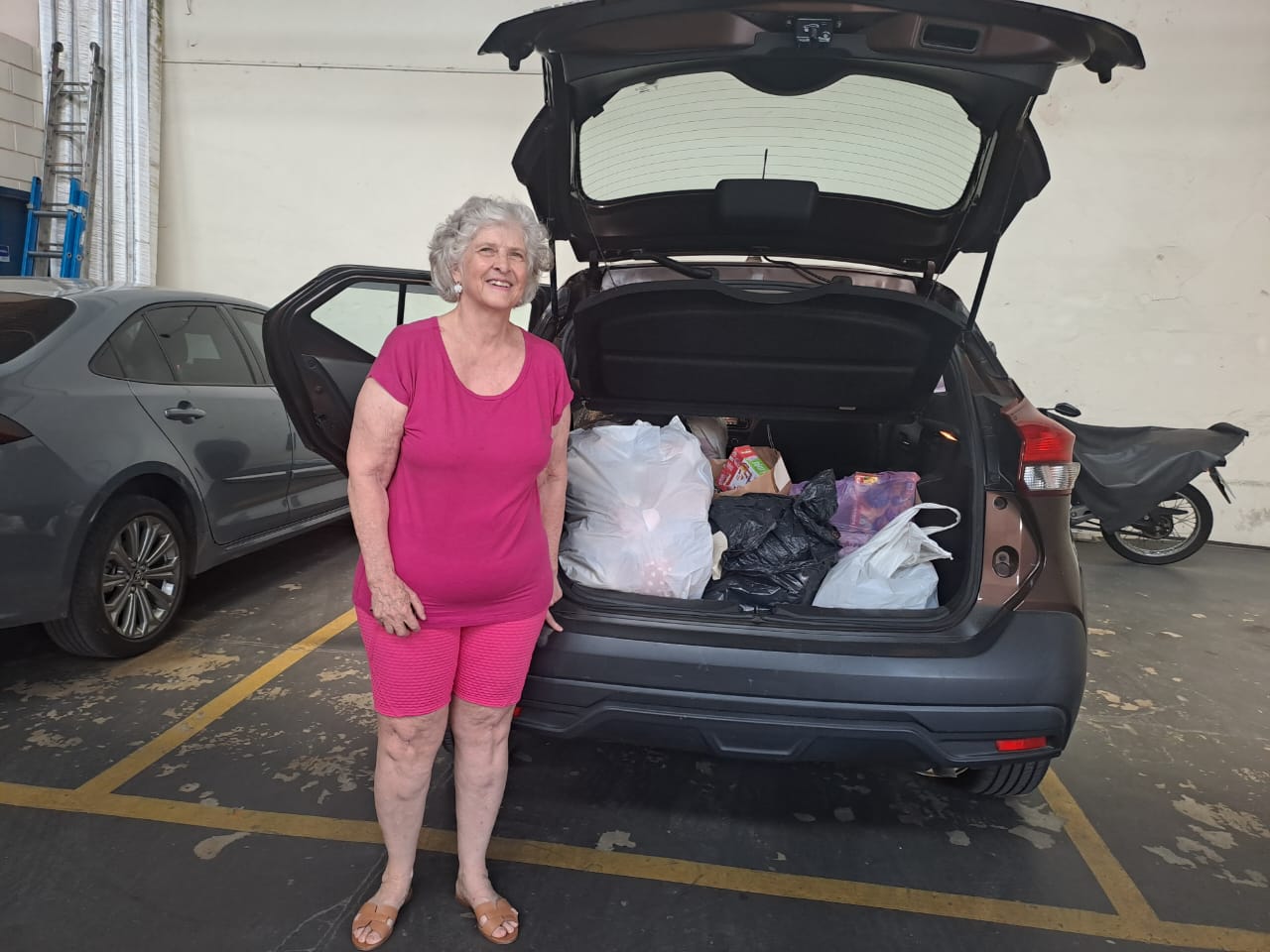 As doações foram entregues para a vice-presidente da Sociedade Pró Menor de Barão, Maria José Corasolla Carregari