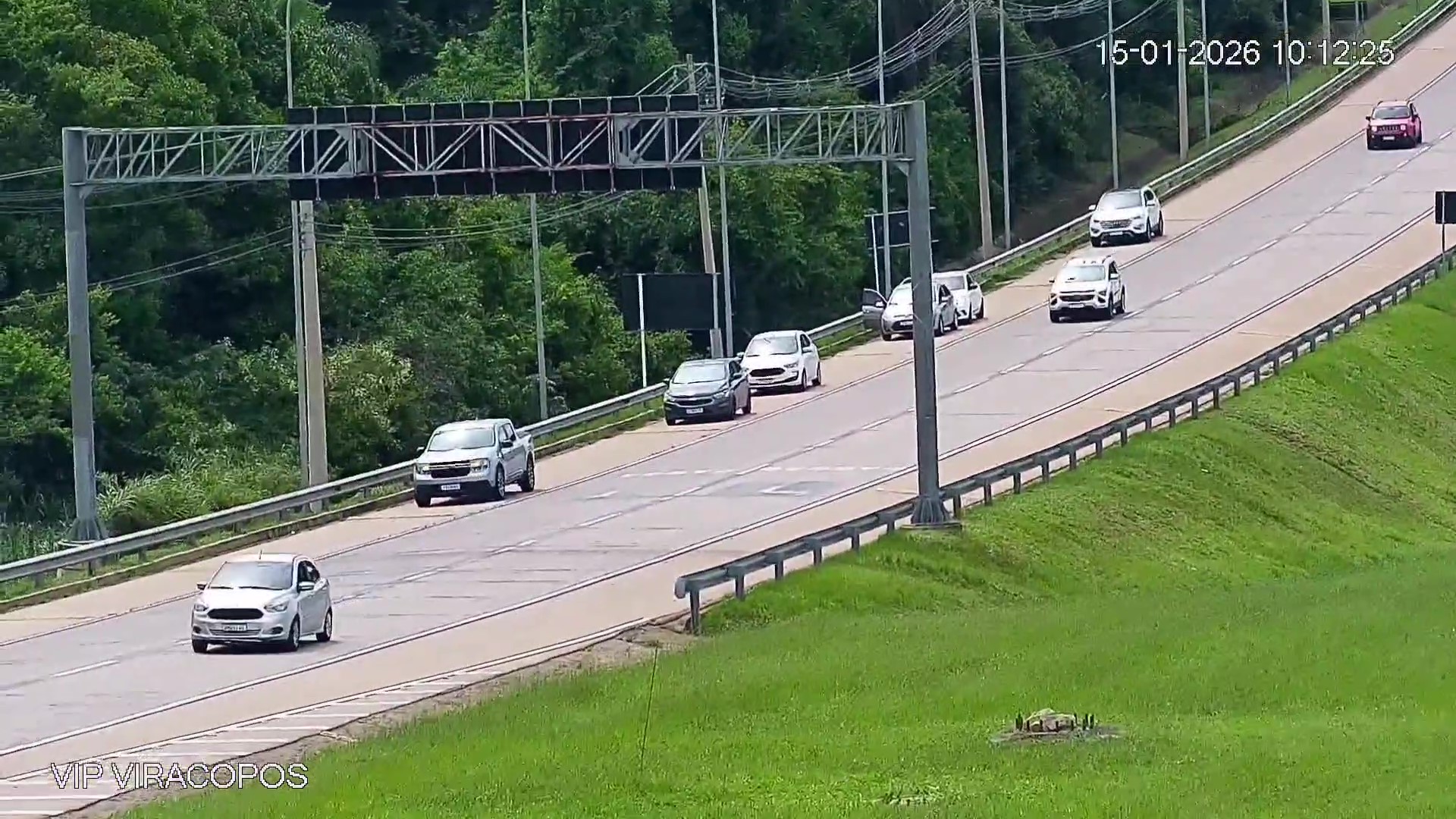 Câmeras têm visão de 360º: objetivo é coibir risco do estacionamento irregular na região do Aeroporto