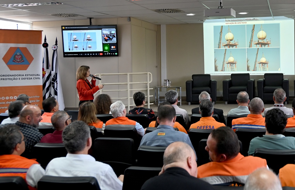 Professora Ana Avila do Cepagri explicou funcionamento do radar