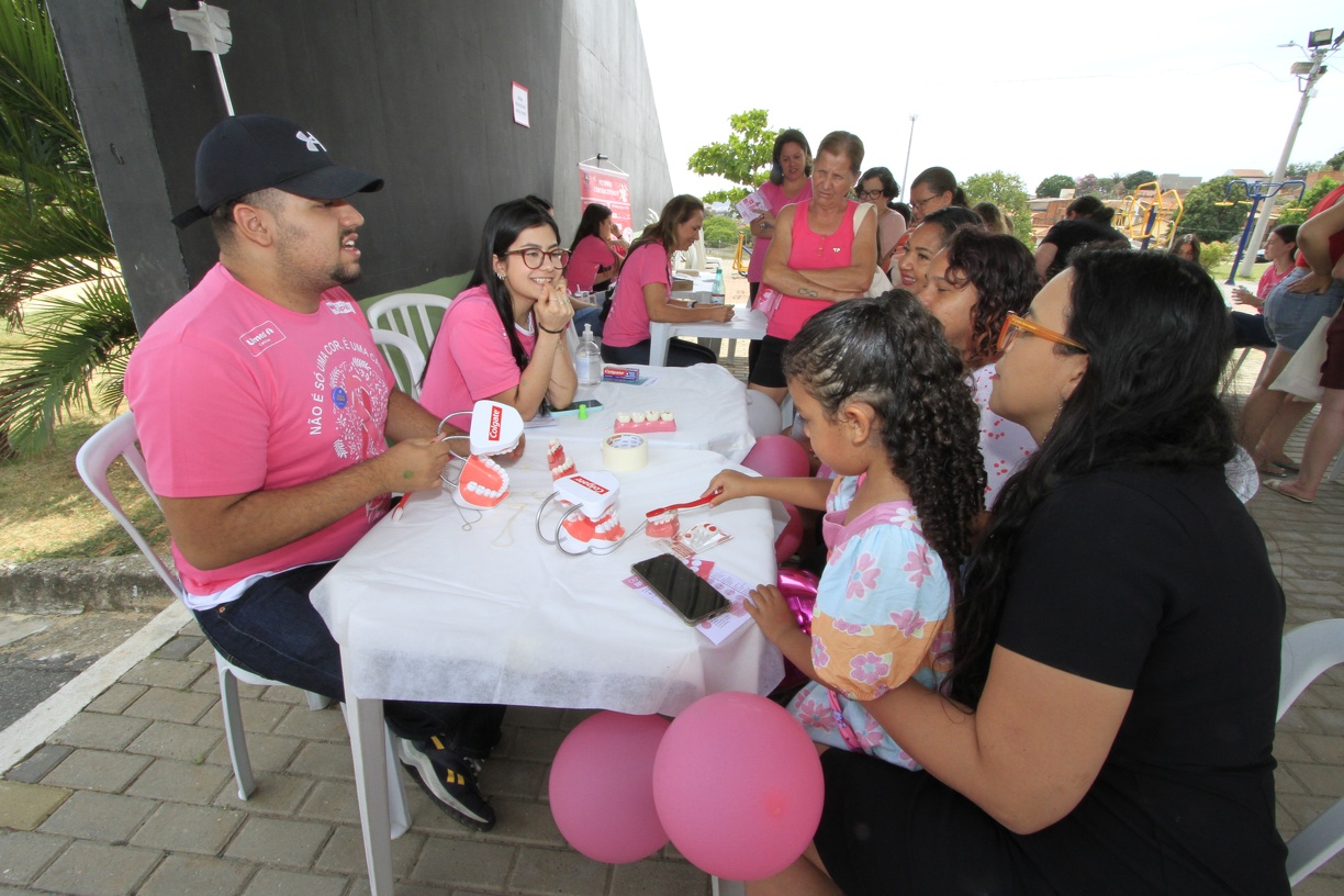 Manoel de Brito Prefeitura e parceiros realizam diversas ações educativas e de conscientização no Outubro Rosa