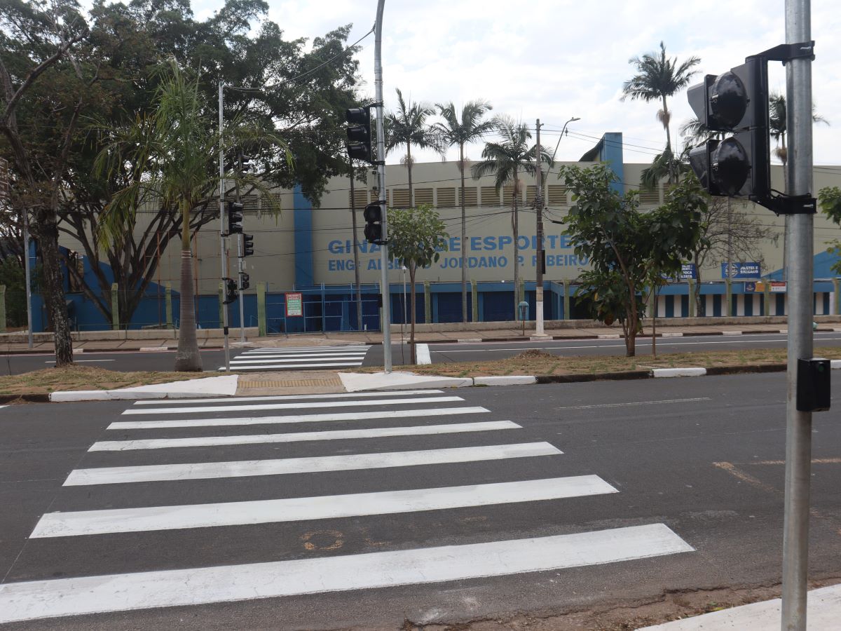 O semáforo sonoro por detecção de presença foi desenvolvido pela Emdec