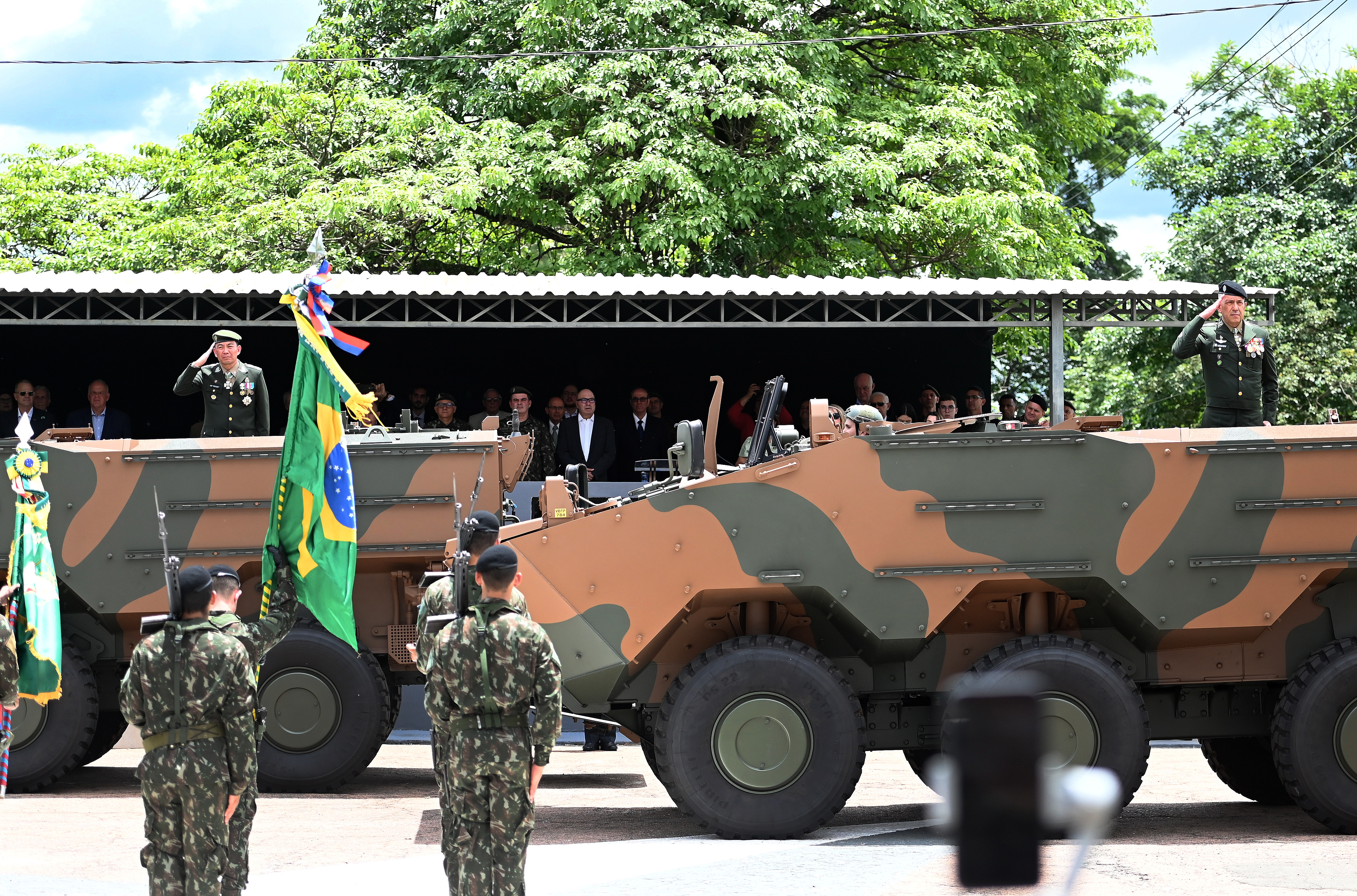 Solenidade marcou a passagem de comando da 11ª Brigada de Infantaria Mecanizada (Brigada Anhanguera)