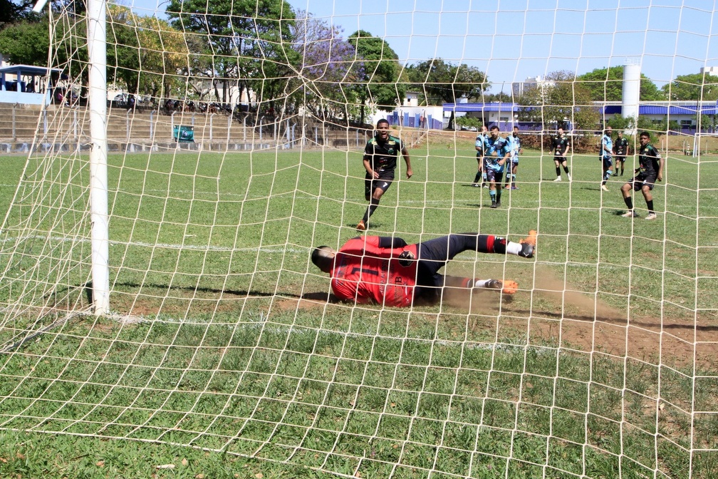  Os vencedores vão decidir o título da temporada no domingo, 14 de dezembro