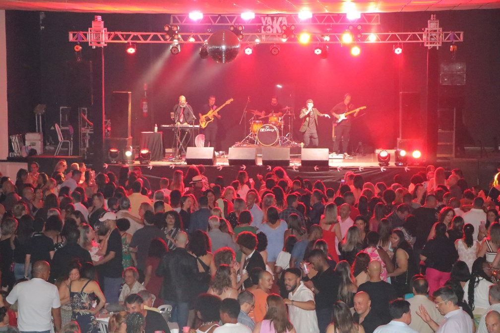 Os Bailes são sempre uma ocasião de grande diversão e congraçamento para os servidores