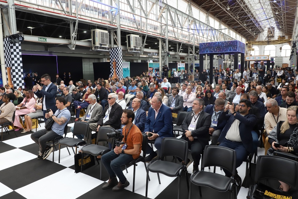 A programação desta quarta-feira segue até as 18h30, com uma ação especial do Outubro Rosa voltada a mulheres empreendedoras