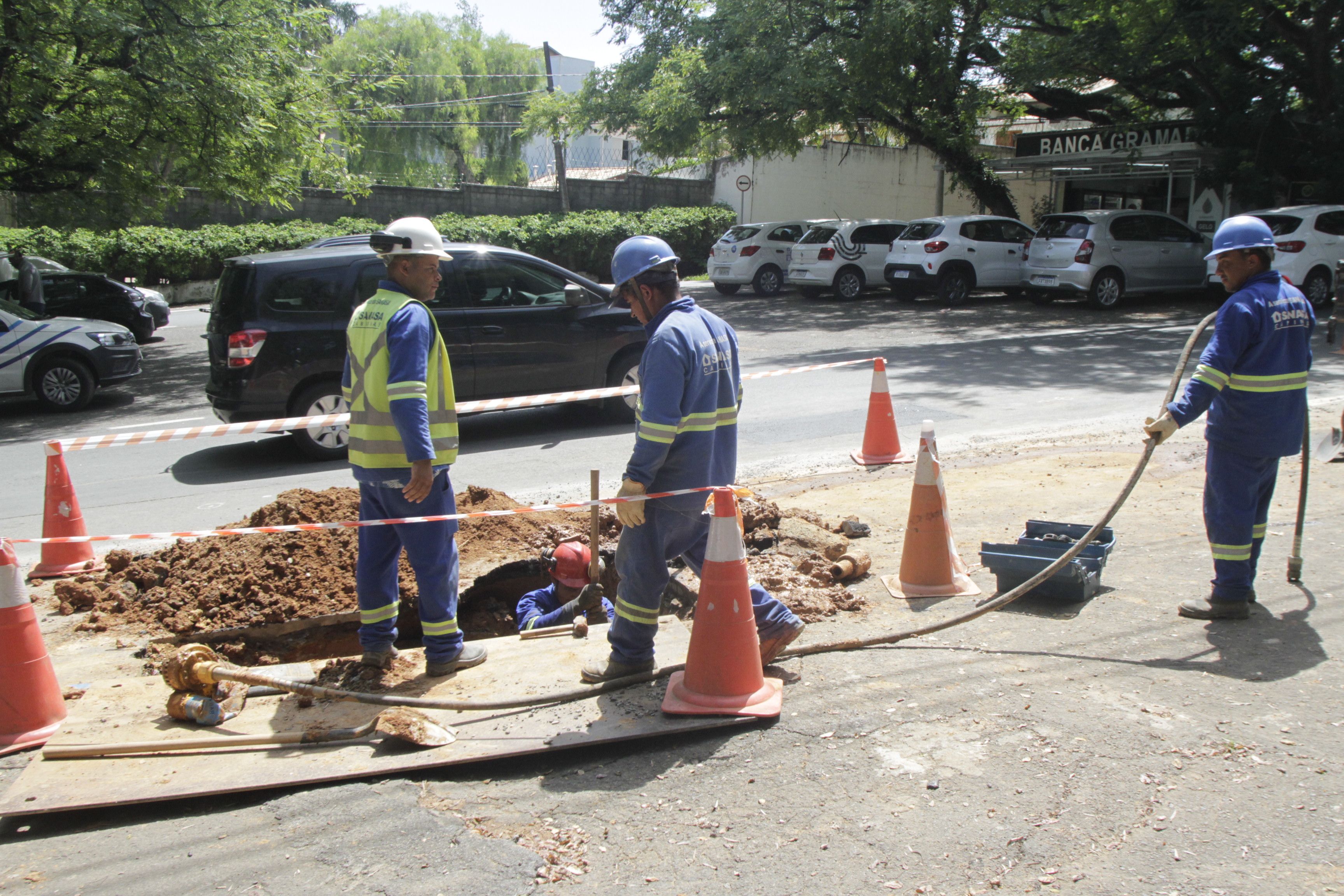 Obra vai utilizar o método pipe bursting, ou seja, rede atual é usada como "guia" para instalação da nova