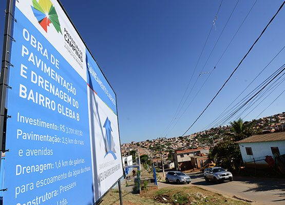 Placa anuncia início das obras