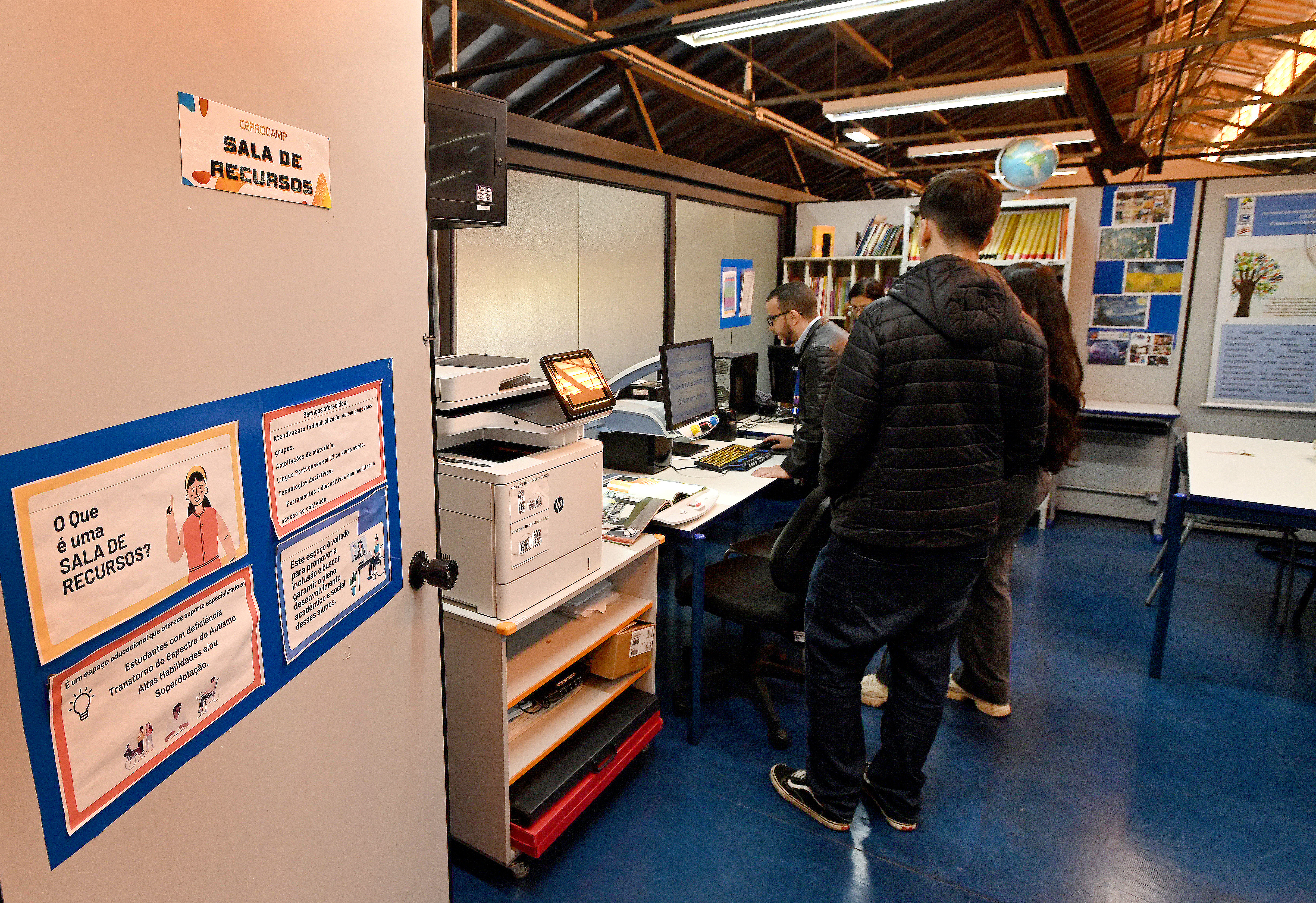 Centro conta com equipamentos voltados à inclusão de pessoas com deficiência visual