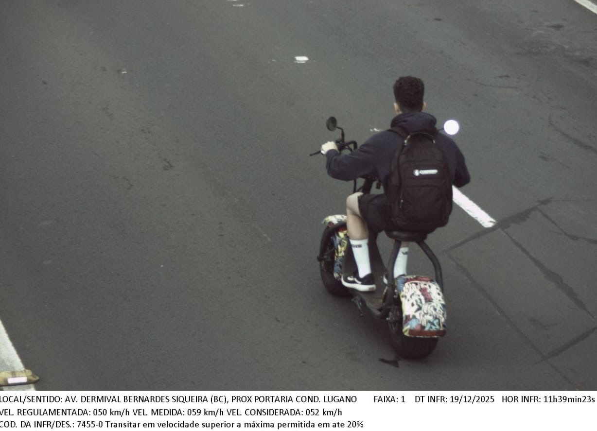 Imagens dos radares mostram velocidades acima de 60 km/h e desrespeito aos semáforos