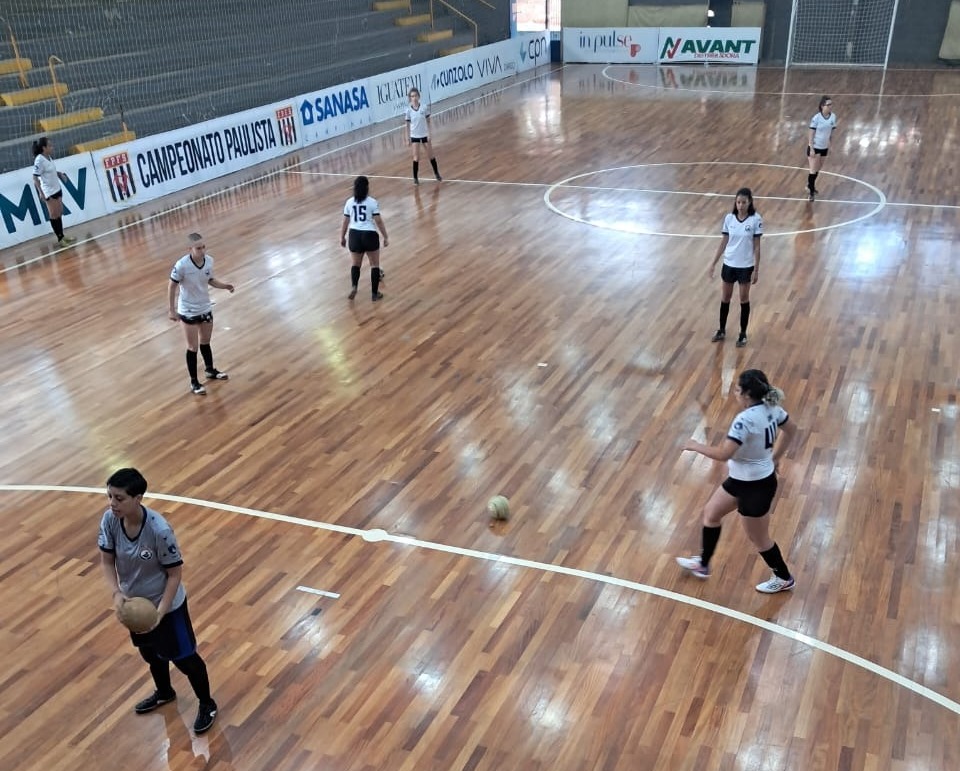 Divulgação/PMC Duas mil pessoas acompanharam os jogos de futsal feminino e masculino, que abriram oficialmente a competição