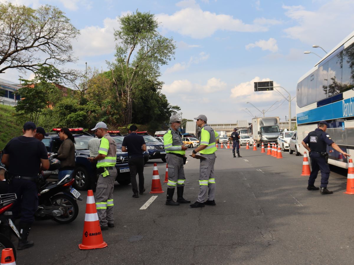 Operações de fiscalização estão entre as estratégias do município para ampliar segurança viária