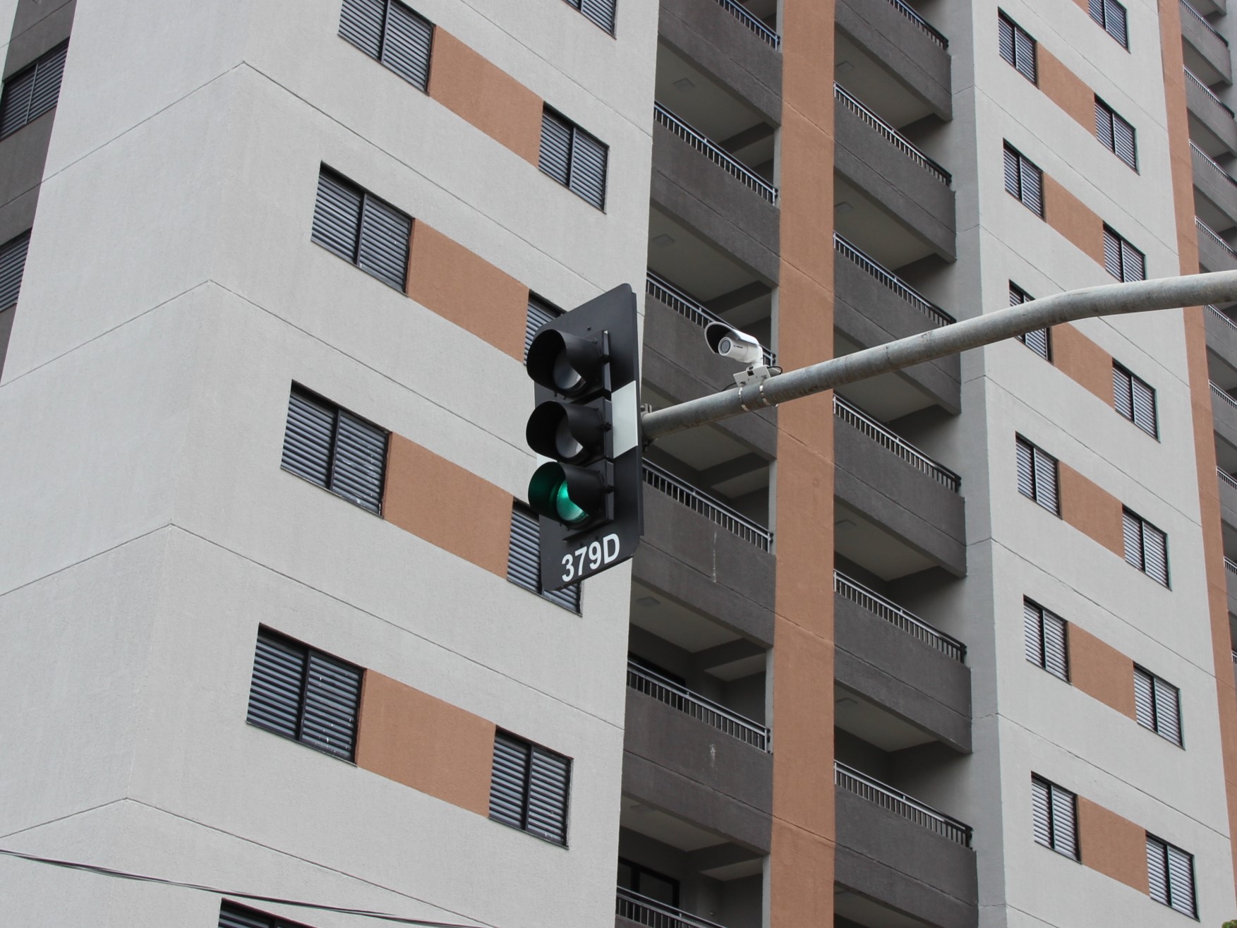 Pedidos para sinalização de trânsito e implantação de equipamentos de segurança viária podem ser encaminhados pelos canais da Emdec