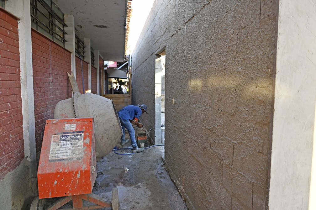 Novos sanitários em construção no Mercadão