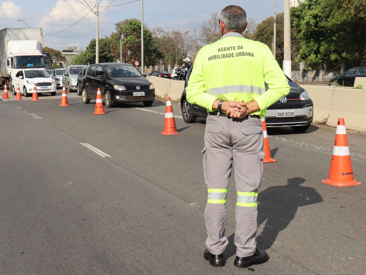 O programa de requalificação contemplará mais de 60 paradas de ônibus