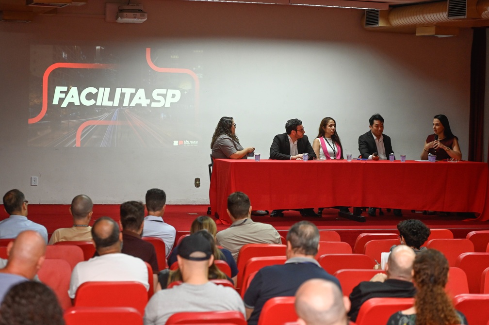 Reunião discutiu procedimentos para integrar os licenciamentos do Urbanismo a plataformas para agilizar processos