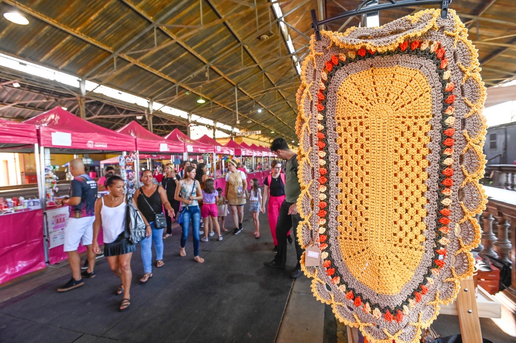 Feira terá 150 barracas expondo artesanato, gastronomia, decoração natalina, roupas e acessórios