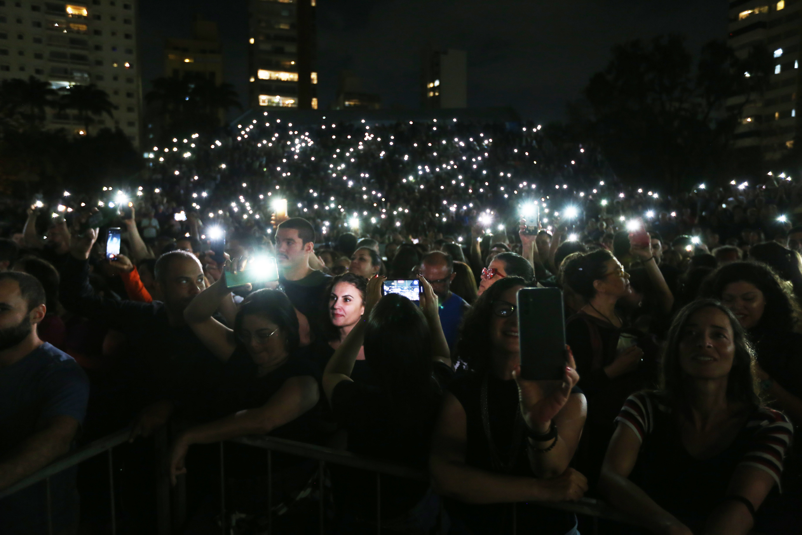 O concerto é gratuito e aberto ao público, prometendo emocionar crianças e adultos com trilhas sonoras que marcaram a história do cinema