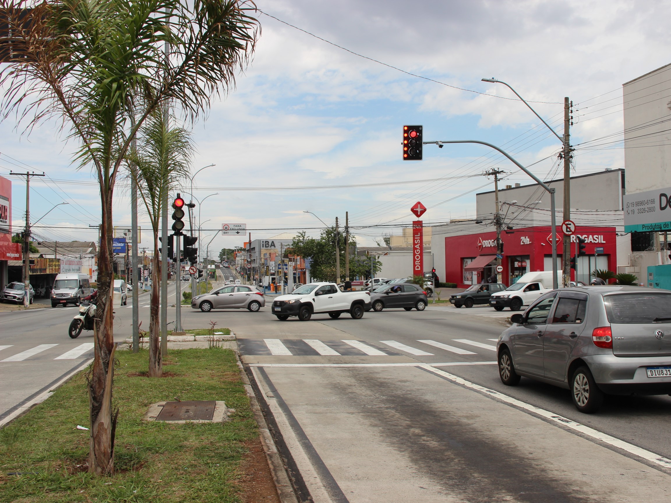 Semáforos contam com indicadores luminosos que funcionam como contadores regressivos