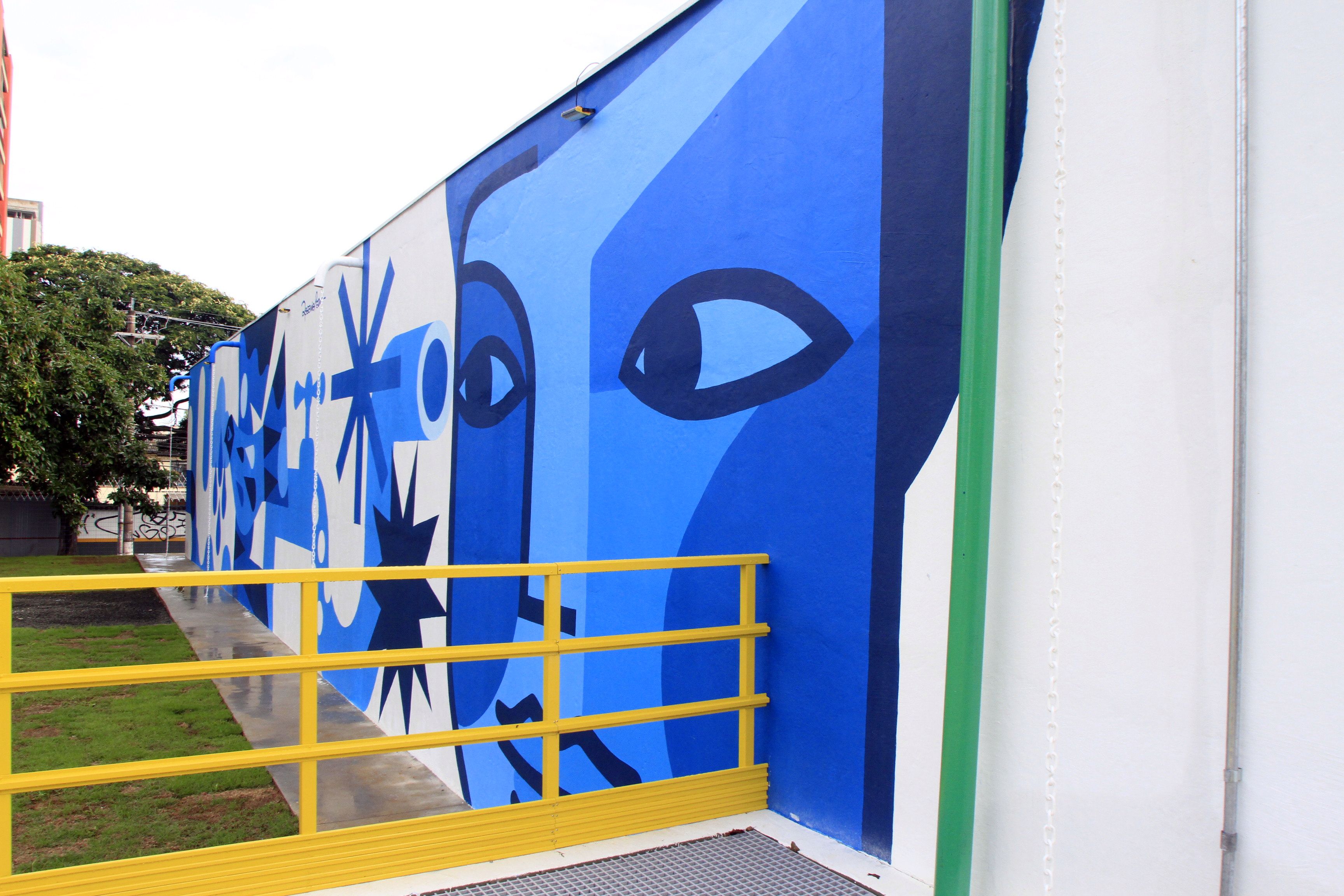 Rservatório recebeu pintura especial assinada pelo artista plástico Rogério Pedro, que tem obras espalhadas pelo Brasil e em vários países