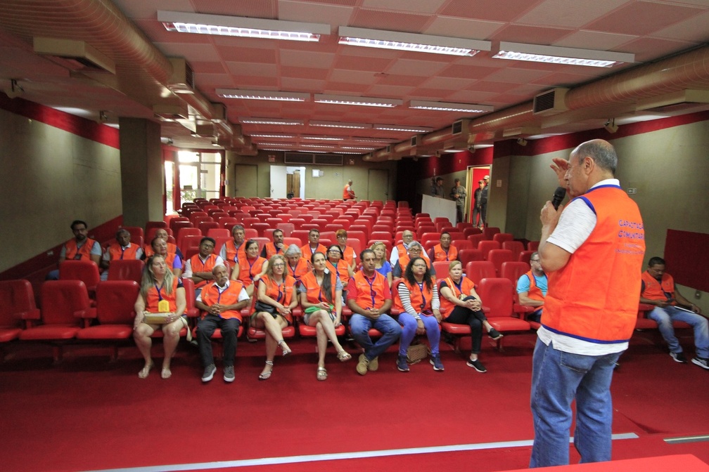 Os líderes comunitários tiveram também aulas teóricas sobre o melhor procedimento durante as situações de risco