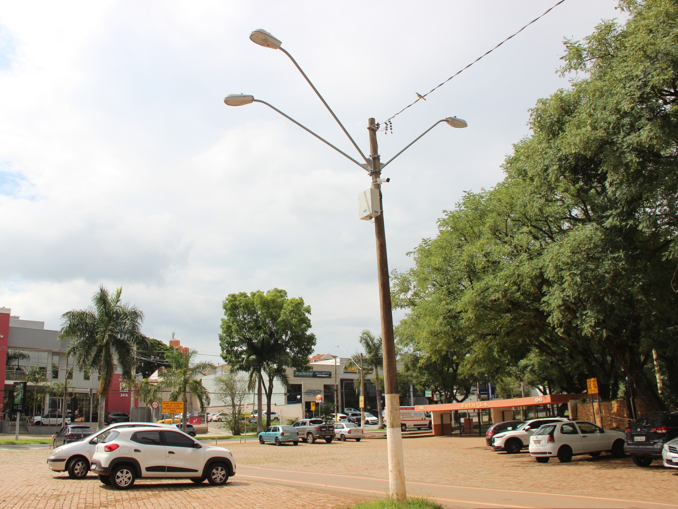 São duas câmeras presentes na Heitor Penteado, próximo ao antigo kartódromo