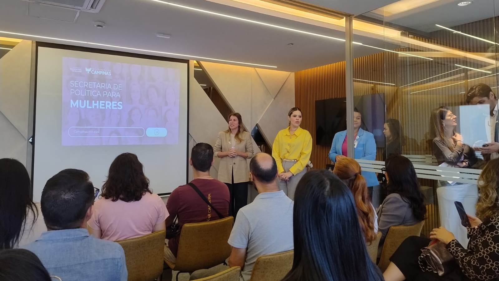 Divulgação/PMC O evento reuniu representantes de diversas organizações comprometidas com a promoção da equidade de gênero no ambiente de trabalho
