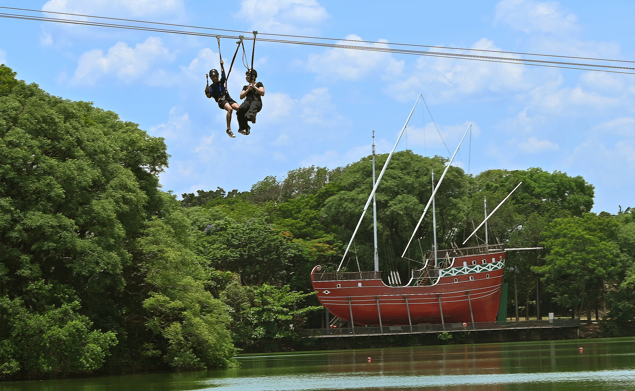 Expectativa da empresa que administra a tirolesa é atender cerca de 3 mil pessoas durante as férias