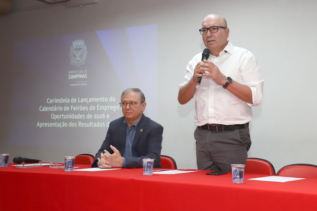 Prefeito Dário Saadi e o secretário de Trabalho e Renda, Paulo Sérgio de Andrade, detalham ações