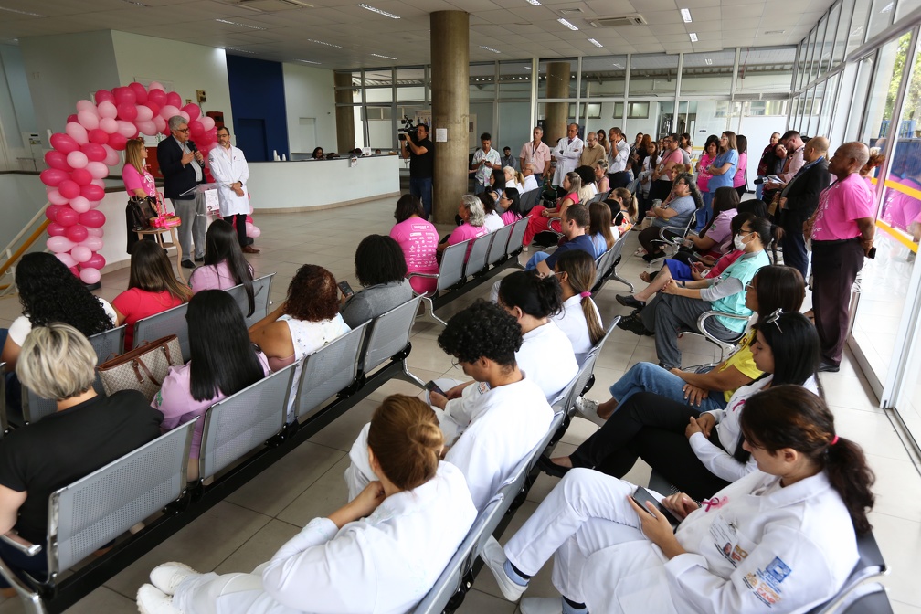 Adriano Rosa Cerimônia de abertura foi na recepção da ala de internação do Hospital Mário Gatti