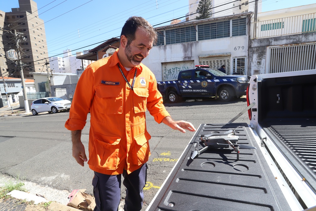 Ação do GRU (Grupo de Resposta Unificada), que utiliza drones para identificar possíveis criadouros, está no cronograma da Semana de Mobilização Contra a Dengue