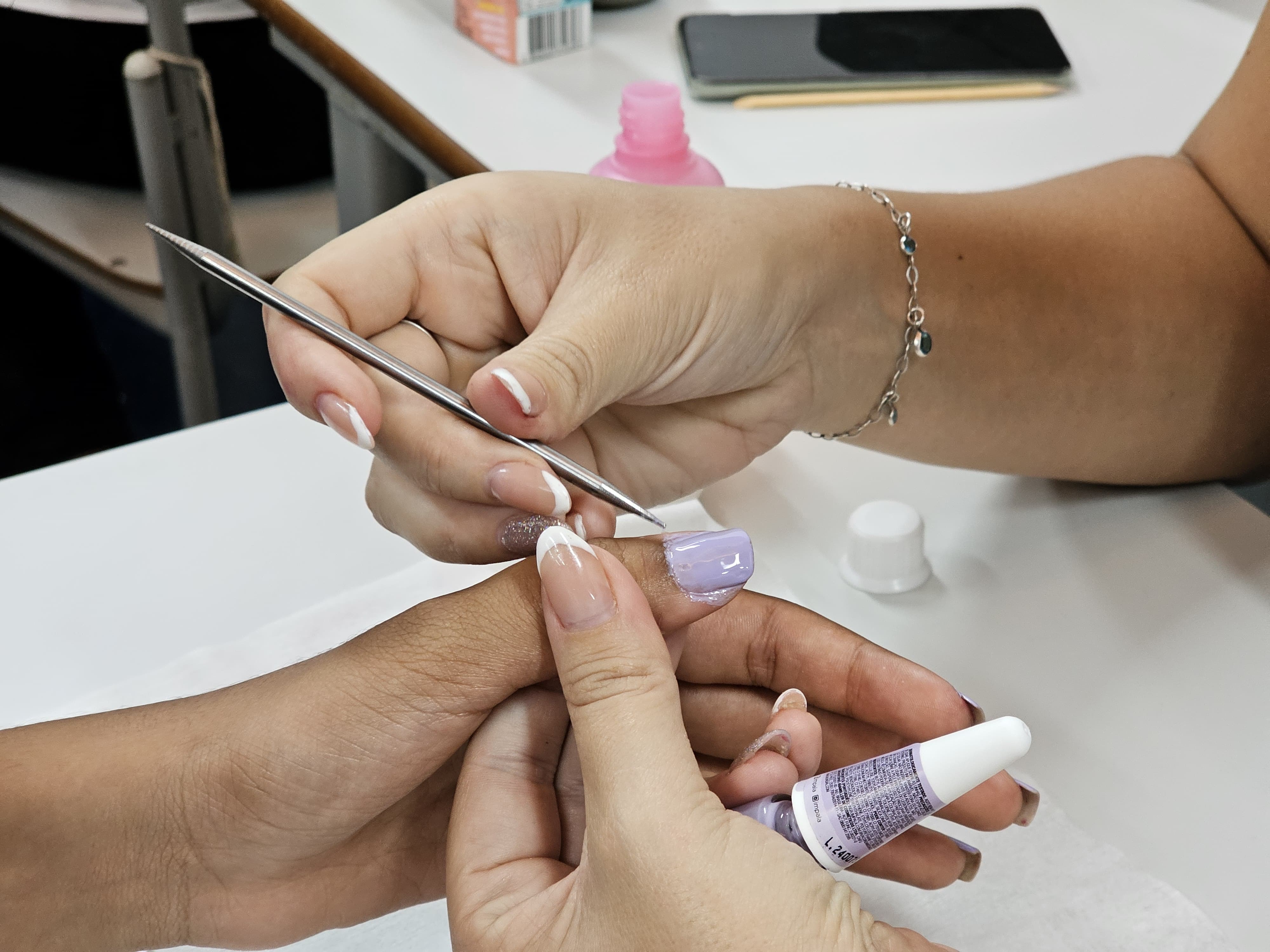 Além das técnicas de esmaltação, participantes terão dicas de empreendedorismo