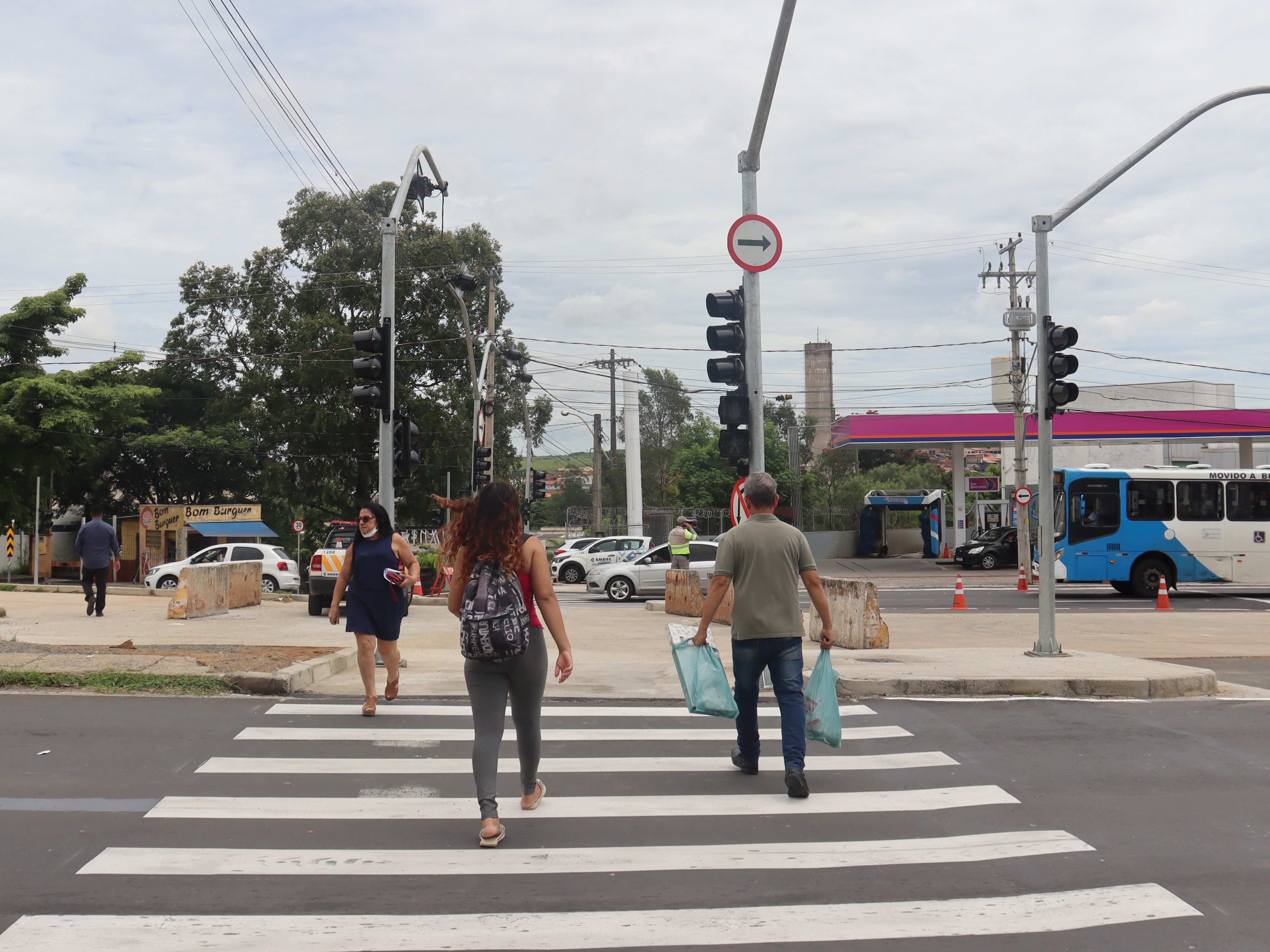 A educação de pedestres e a implantação de semáforos em cruzamentos perigosos foram ações que tiveram impacto positivo para a preservação de vidas