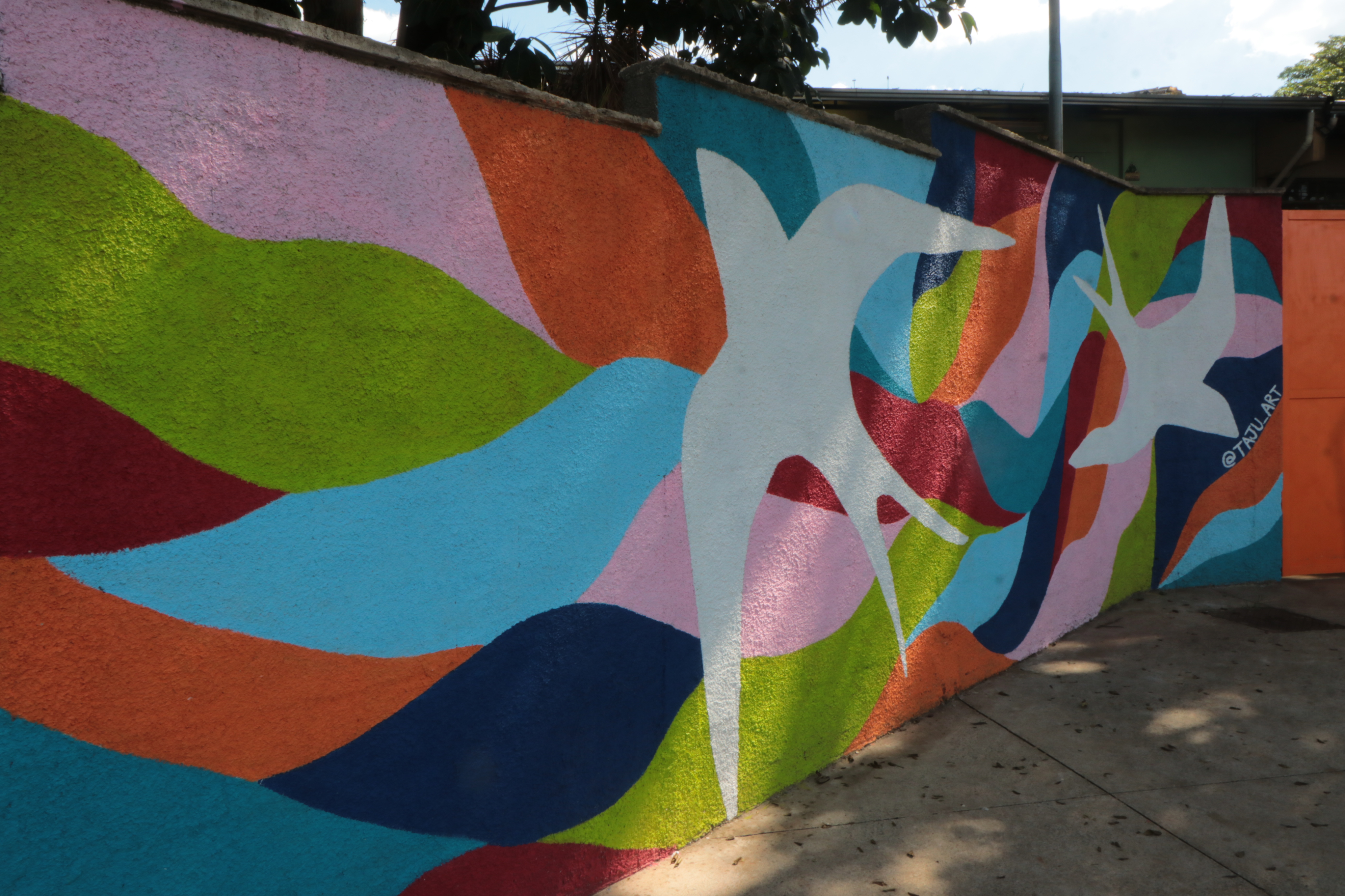 A obra foi inspirada nas andorinhas, um dos símbolos da cidade de Campinas