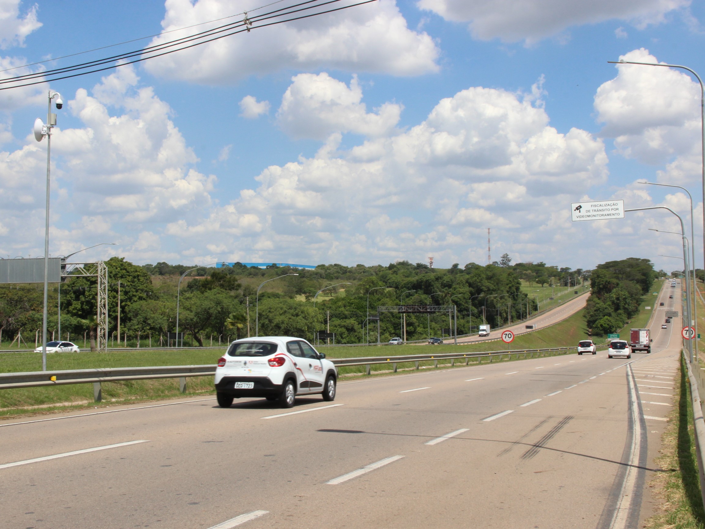 Imagens do período de testes das câmeras registram situações de estacionamento irregular