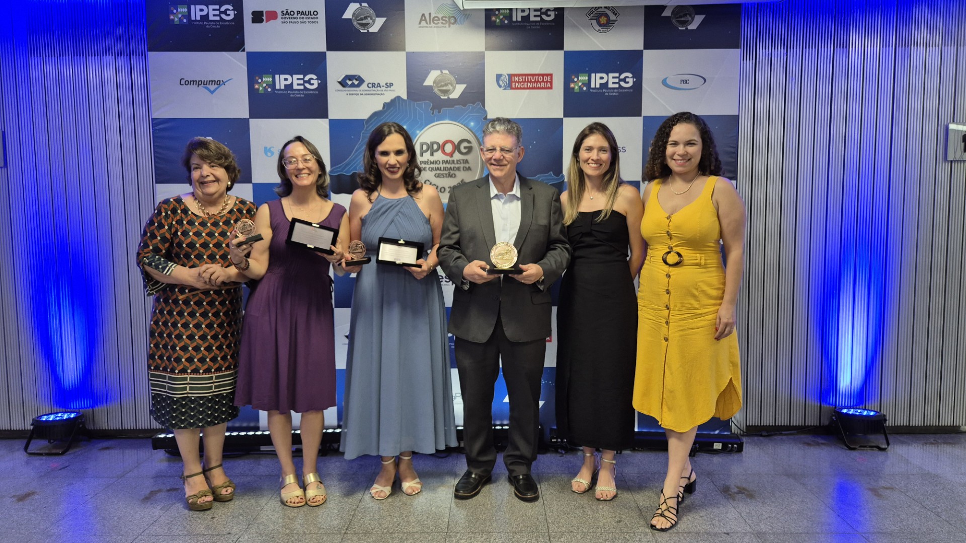 Equipe recebe prêmio na Assembleia Legislativa de São Paulo na sexta-feira, 5/12