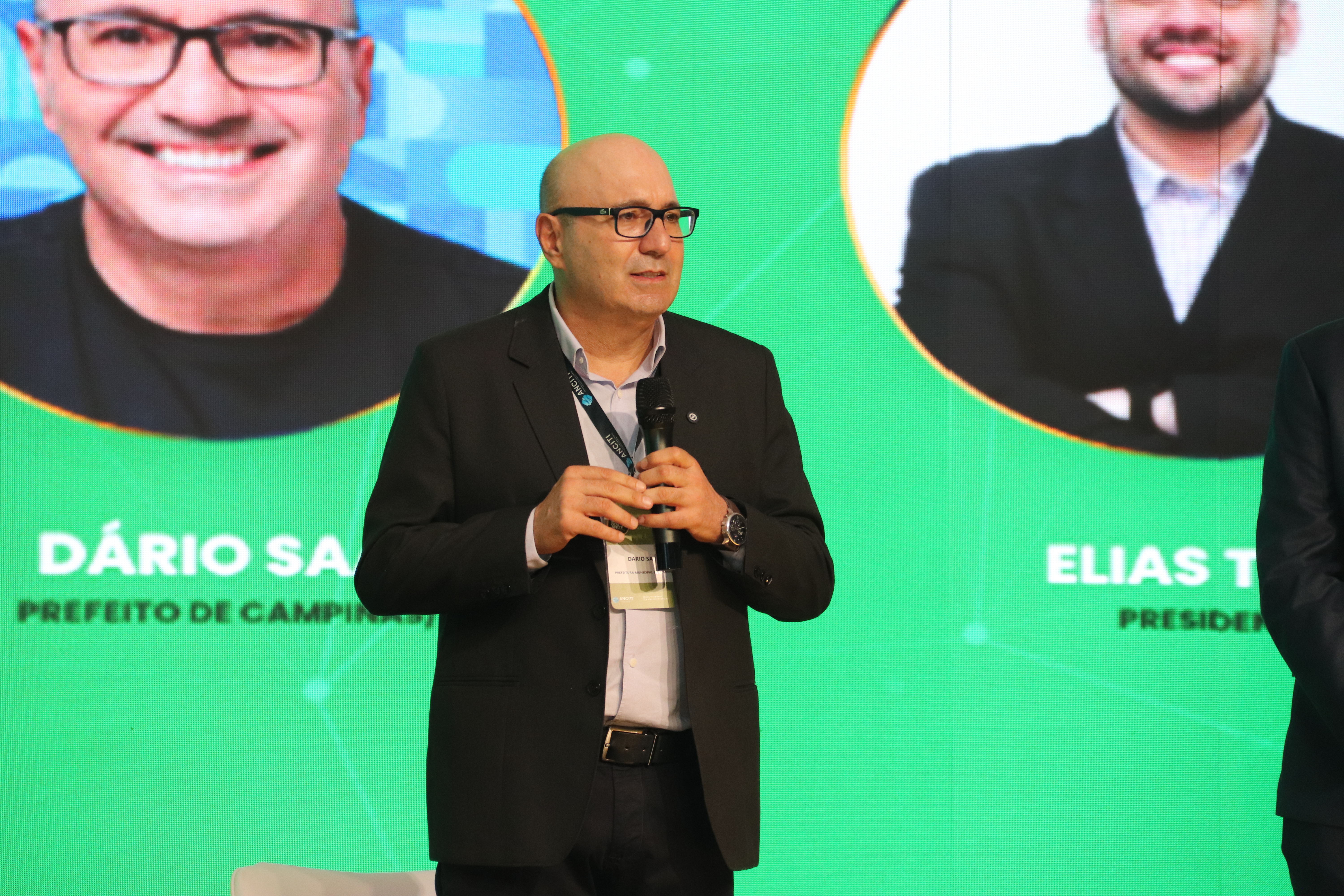 O prefeito Dário Saadi durante agenda no Smart GOV Anciti 2025