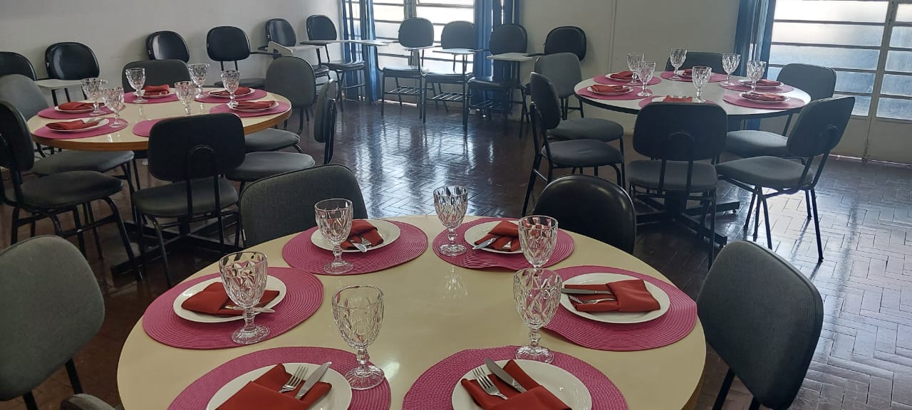 Além da sessão de beleza, para encerrar o encontro foi organizado um almoço coletivo especial