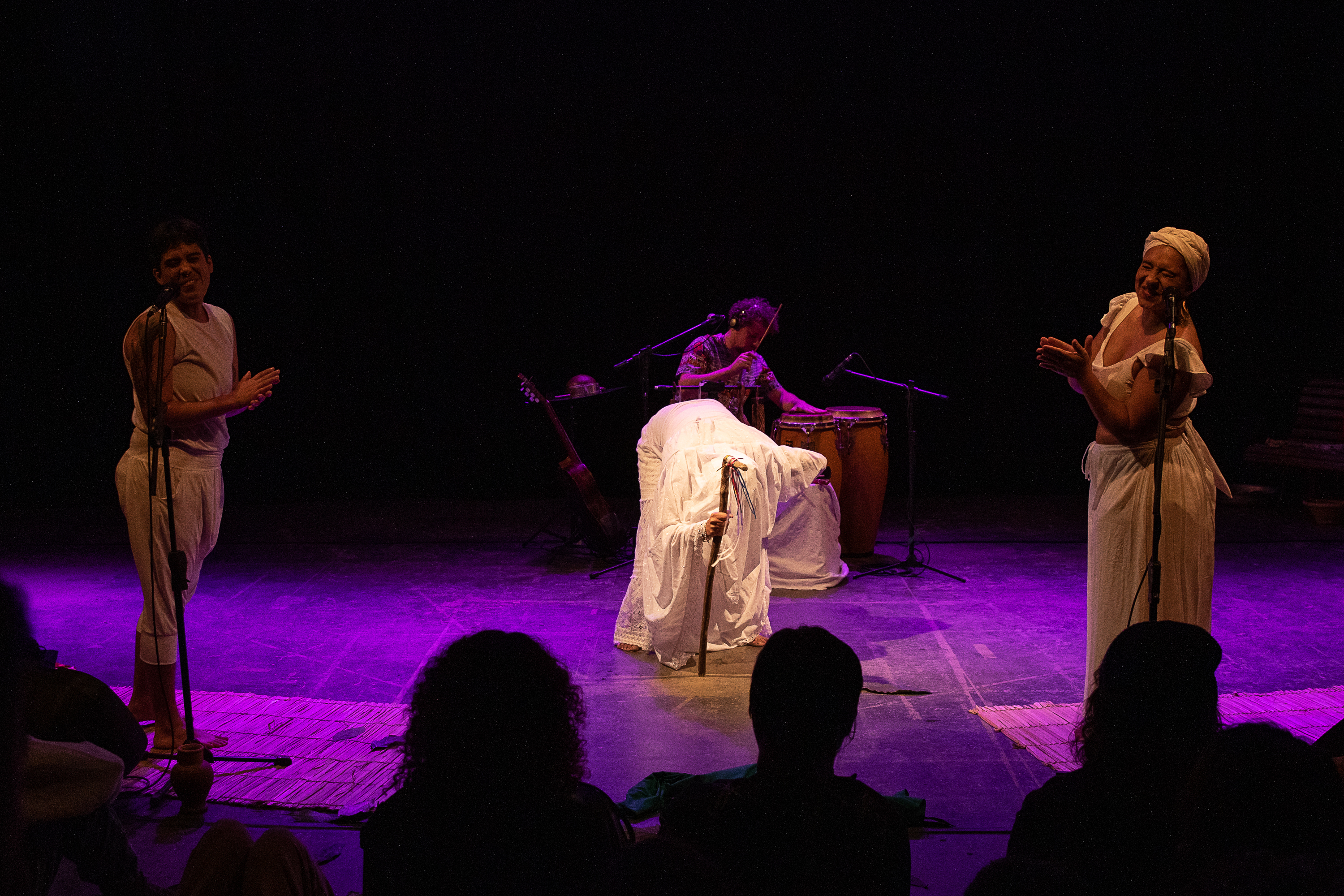 O Grupo OKIRI trabalha para fortalecer a identidade do povo negro e a educação antirracista