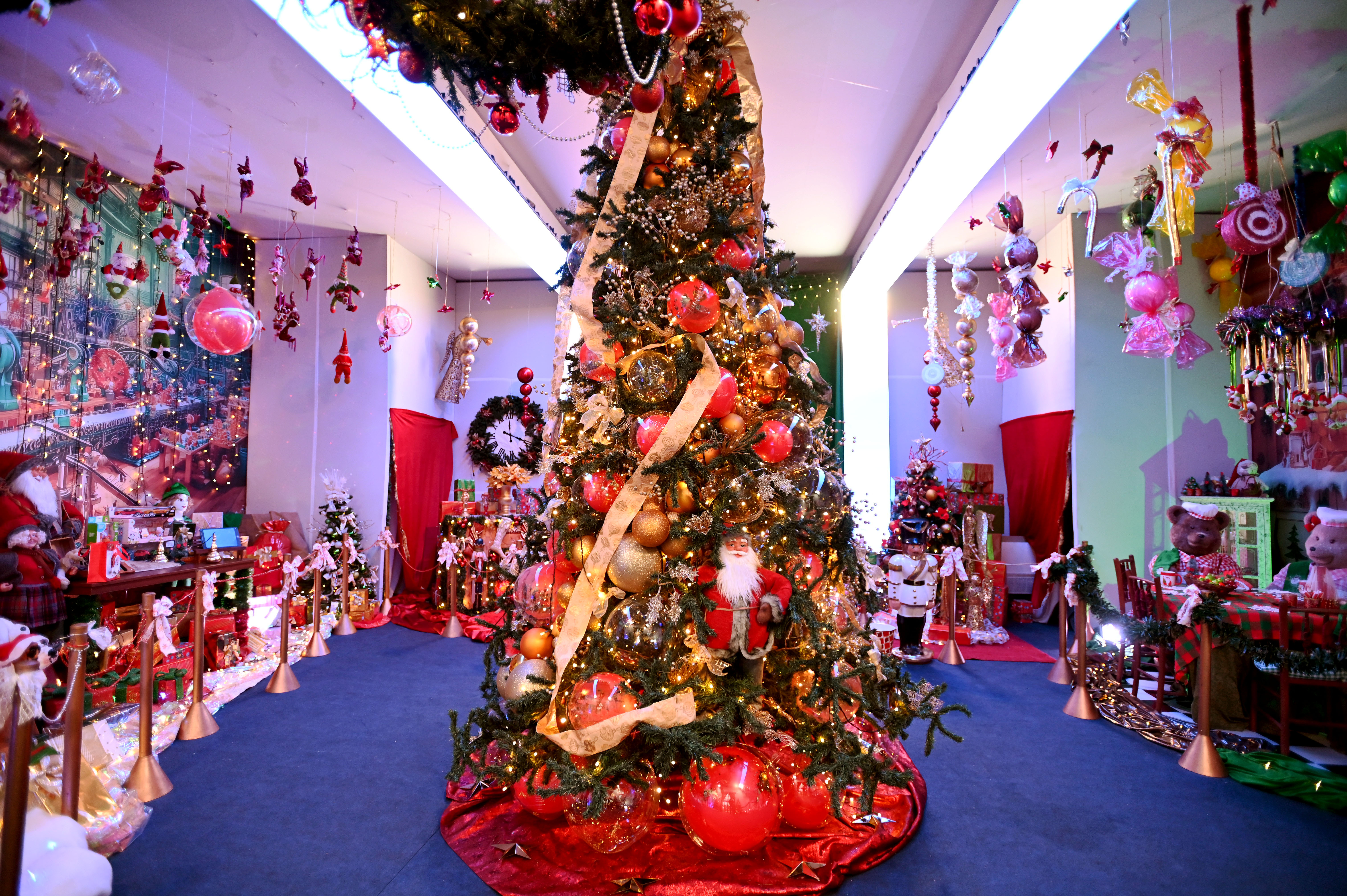 A Casa do Papai e da Mamãe Noel foi dividida em setores como o canto da neve, a fábrica e a cozinha dos ursos