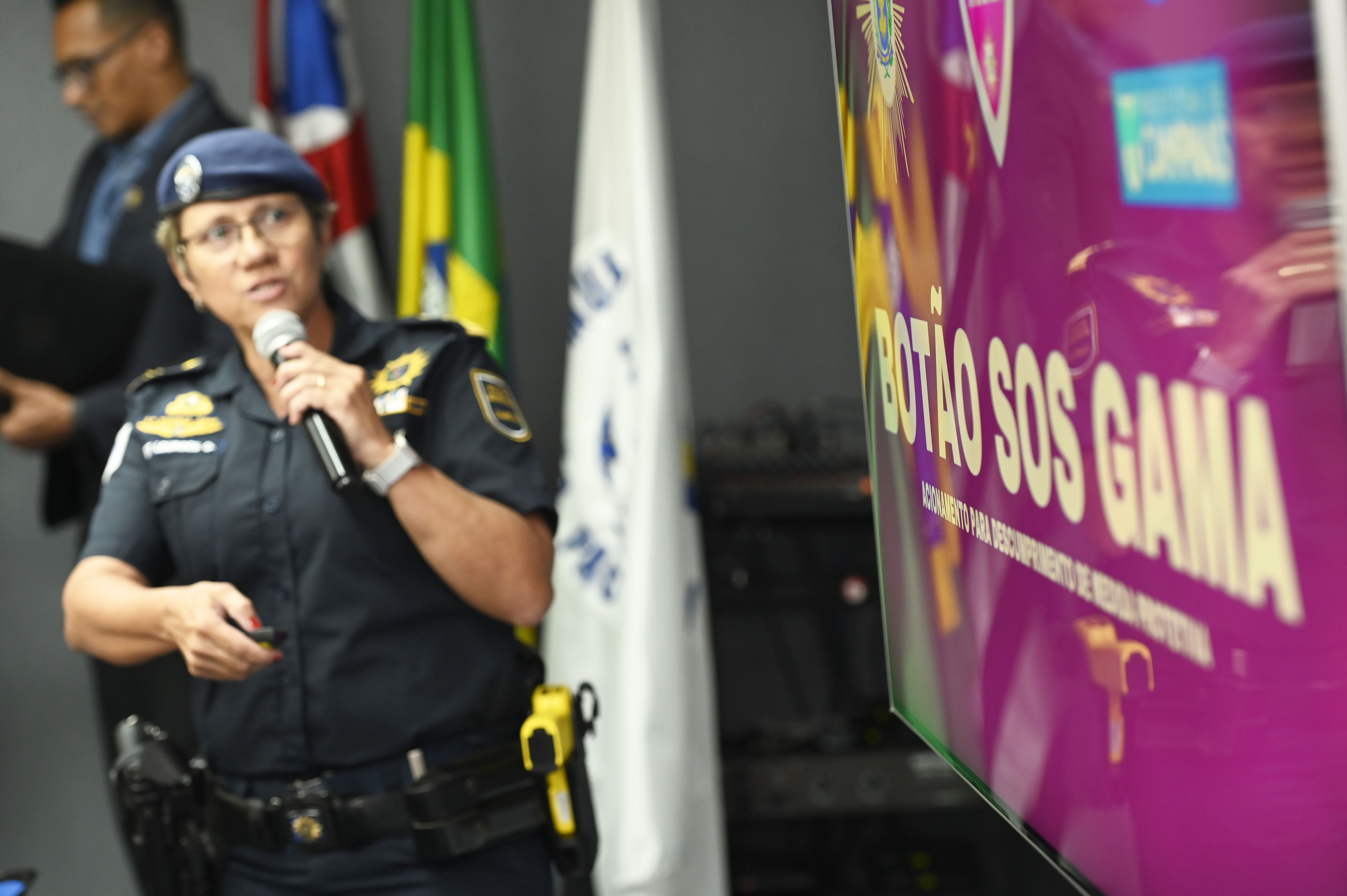 Comandante Maria de Lourdes explicou sobre o funcionamento do aplicativo