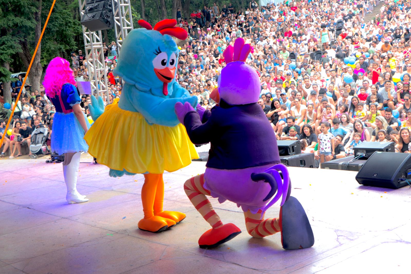 Firmino Piton Show da Galinha Pintadinha fechou semana da criança com chave de ouro na Lagoa do Taquaral