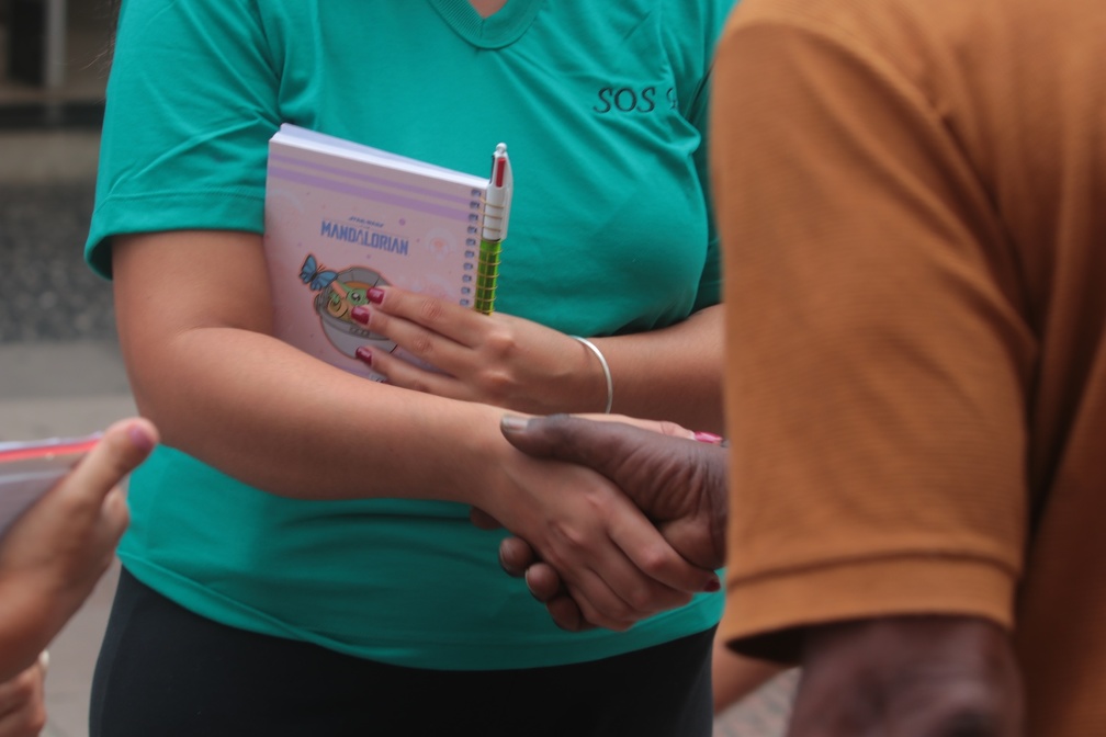 A população pode solicitar abordagem social e encaminhamentos à rede pela Central 156