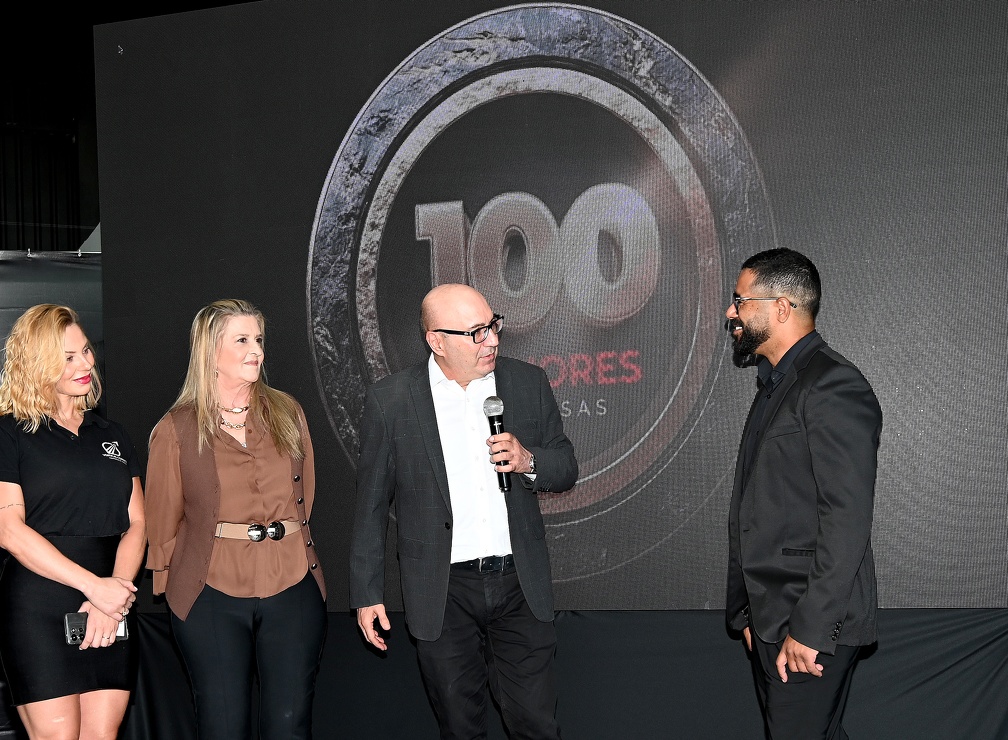 Prefeito Dário e Daniel da Silva (de preto)