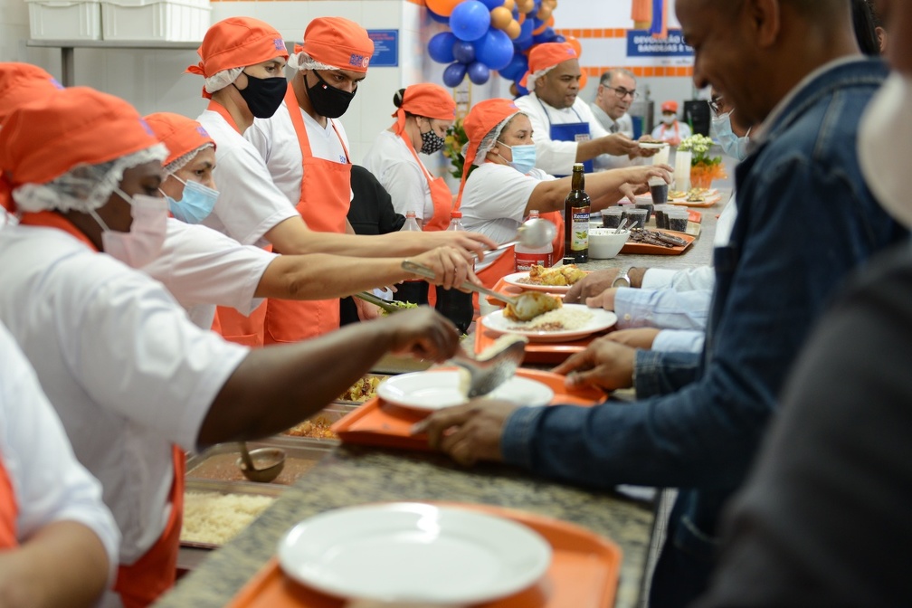 O Restaurante Popular Bom Prato serve cerca de 80 mil refeições mensais