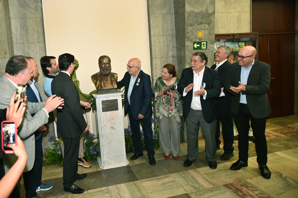 Inauguração do busto de Dom Pedro II homenageou o bicentenário do fundador do Instituto Agronômico de Campinas