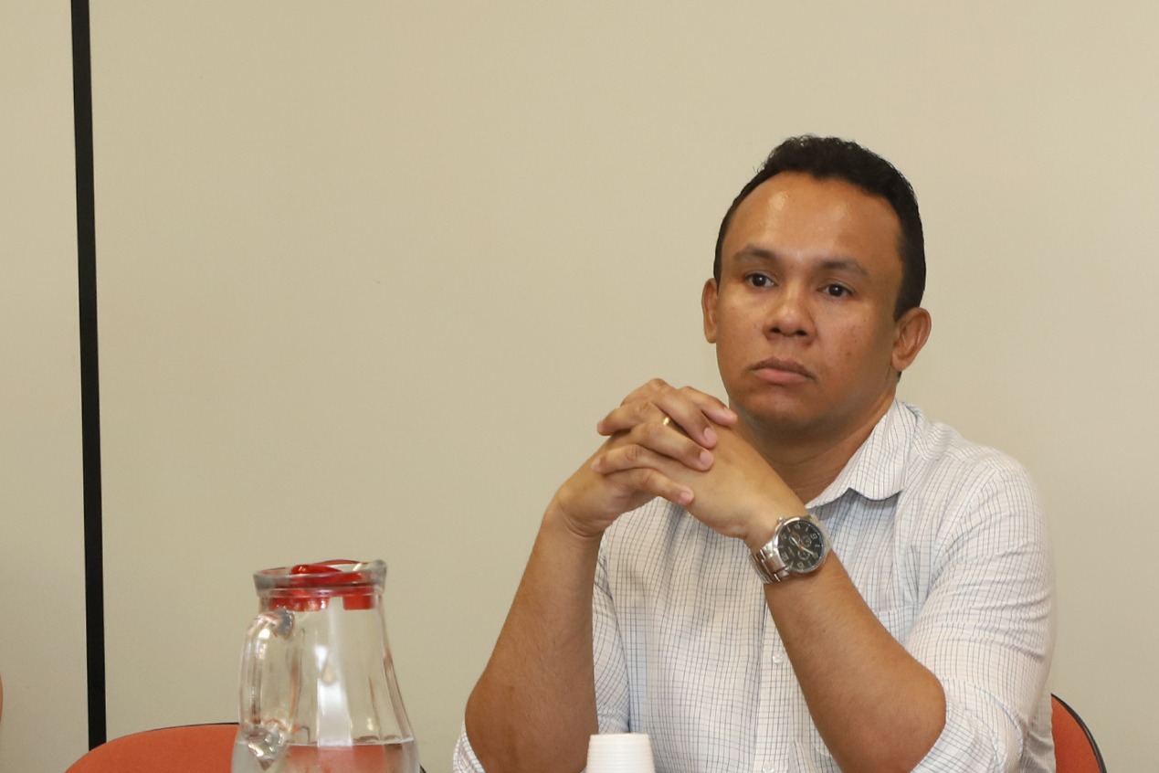 O diretor do Departamento de Gestão Administrativa e de Pessoas, Silvano Freire Oliveira, foi o mediador do encontro