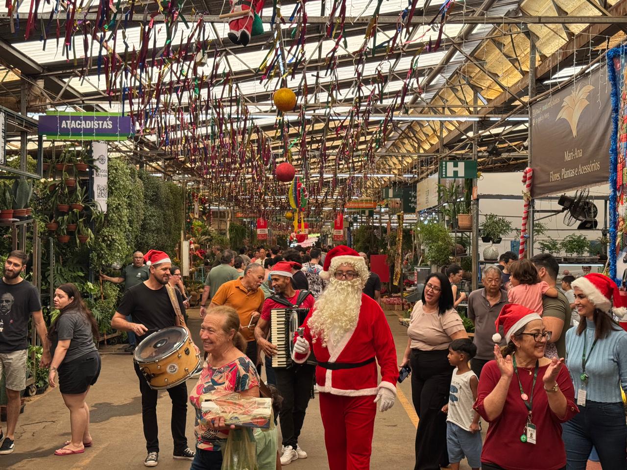 A CEASA Campinas promoveu diversas atividades natalinas e a decoração temática dos espaços