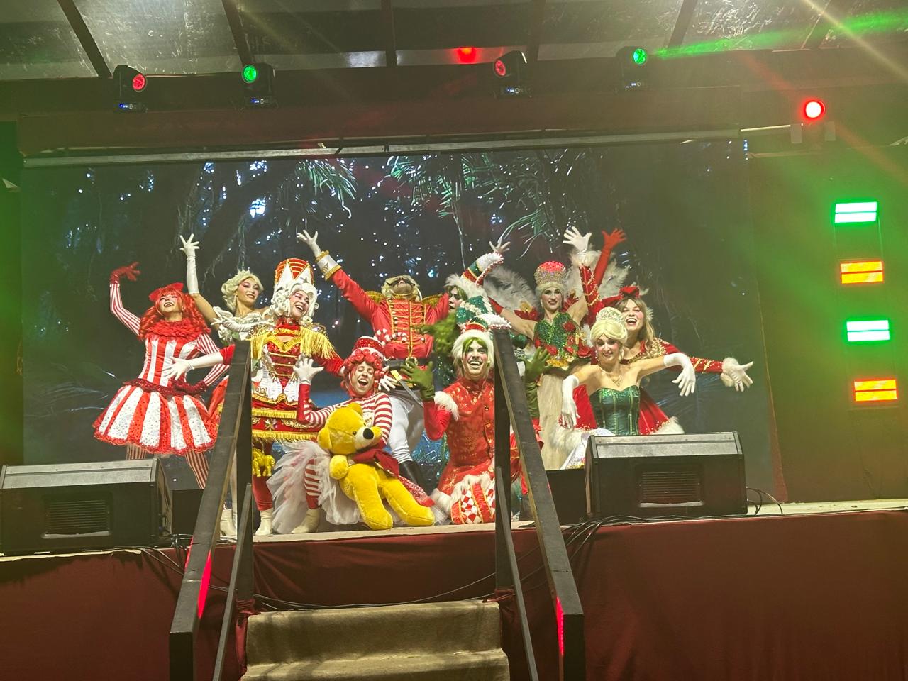 Ação descentraliza o calendário natalino, levando música, lazer e apresentações gratuitas diretamente para os bairros